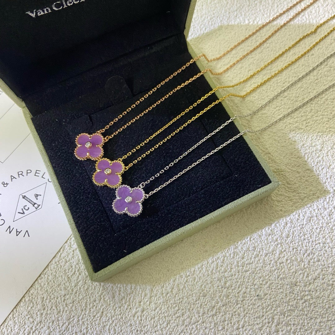 {
"⭐Luxery Jewelry": "⭐高級ジュエリー",
"CLOVER 15MM DIAMOND PURPLE VIOLET NECKLACE": "クローバー 15mm ダイヤモンド パープルバイオレット ネックレス"
}