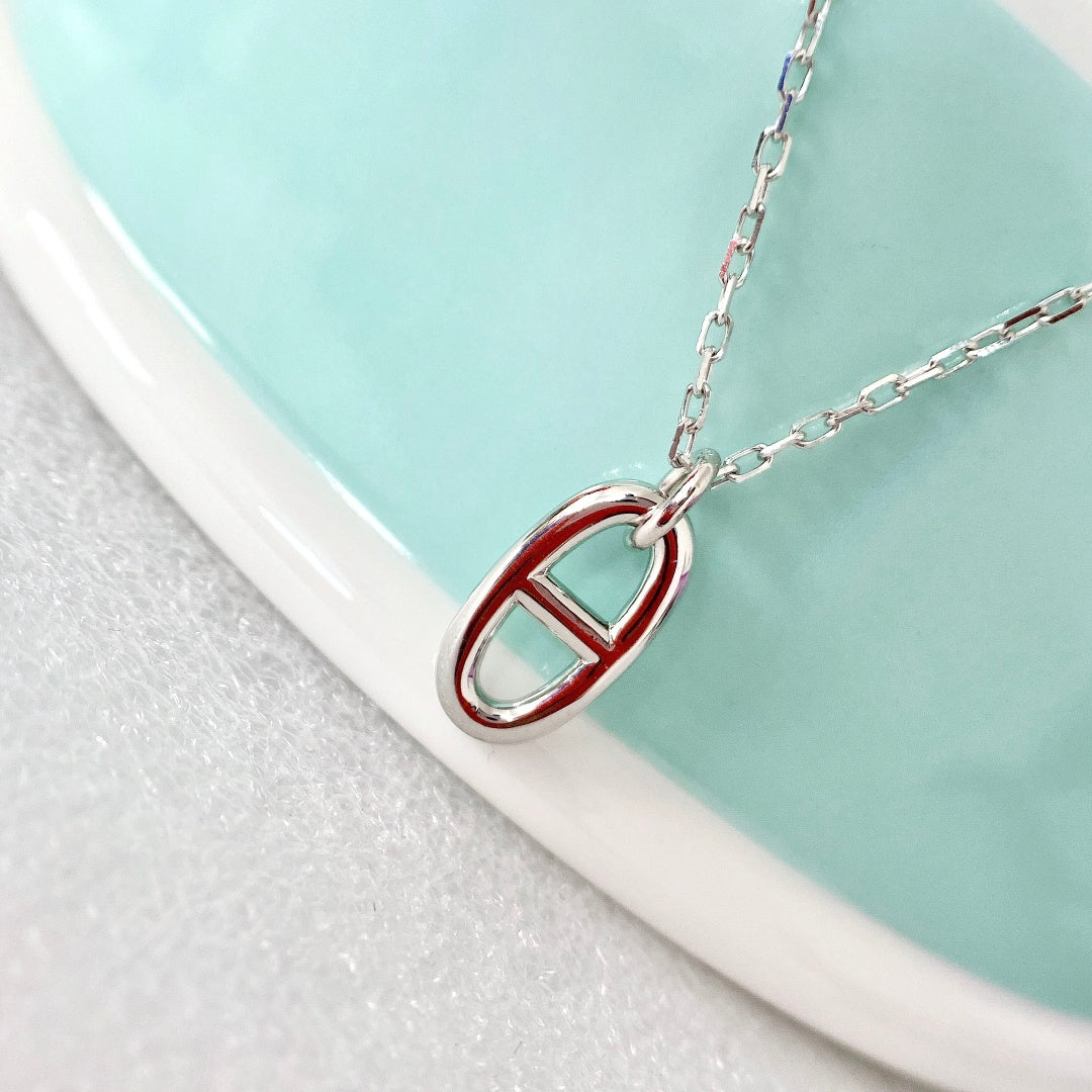 {
"⭐Luxery": "⭐ラグジュアリー",
"HM PIG NOSE NECKLACE": "HM ピッグノーズ ネックレス"
}