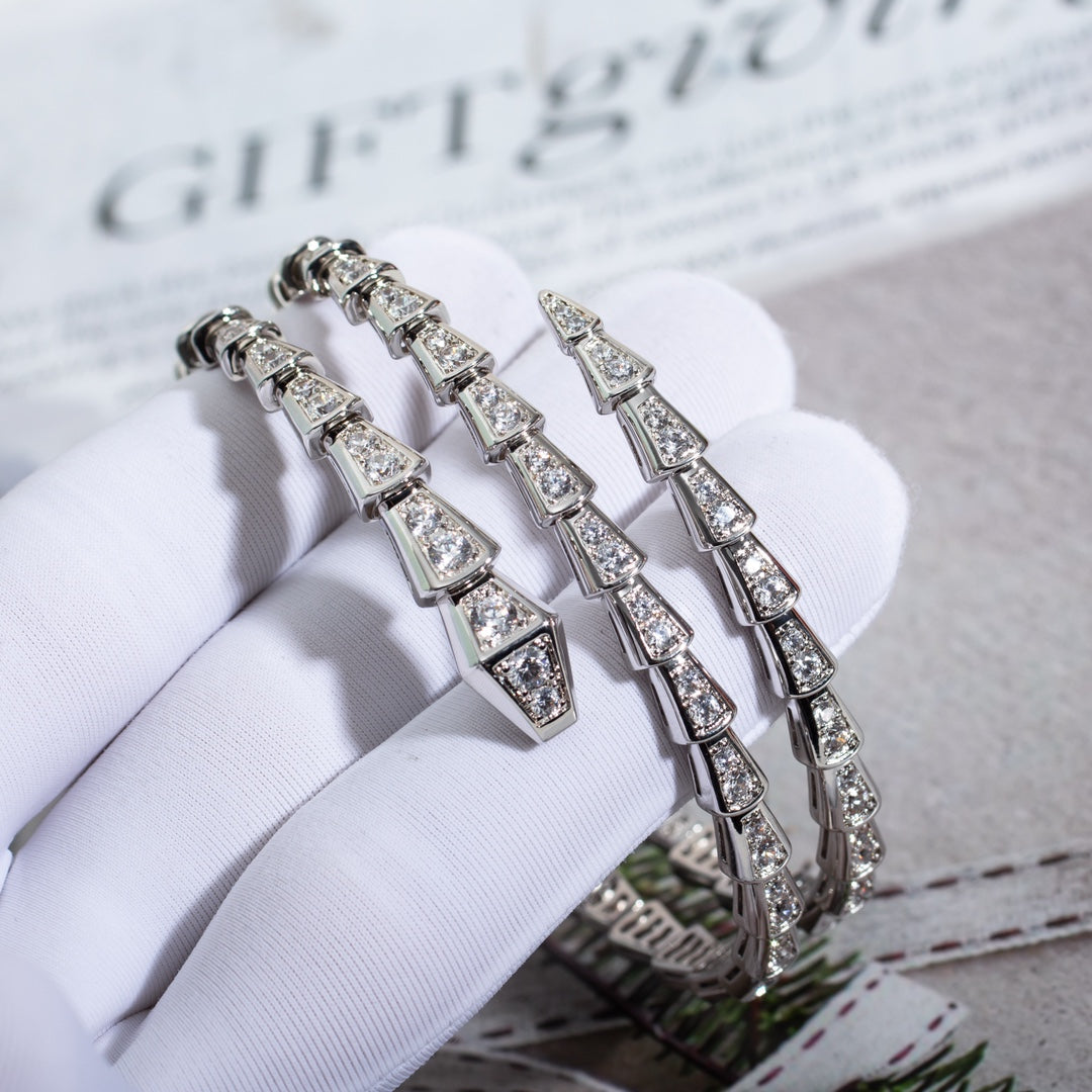 {
  "⭐Luxery": "【⭐ラグジュアリー】セルペンティ ブレスレット シルバー ダイヤモンド ダブルロウ"
}