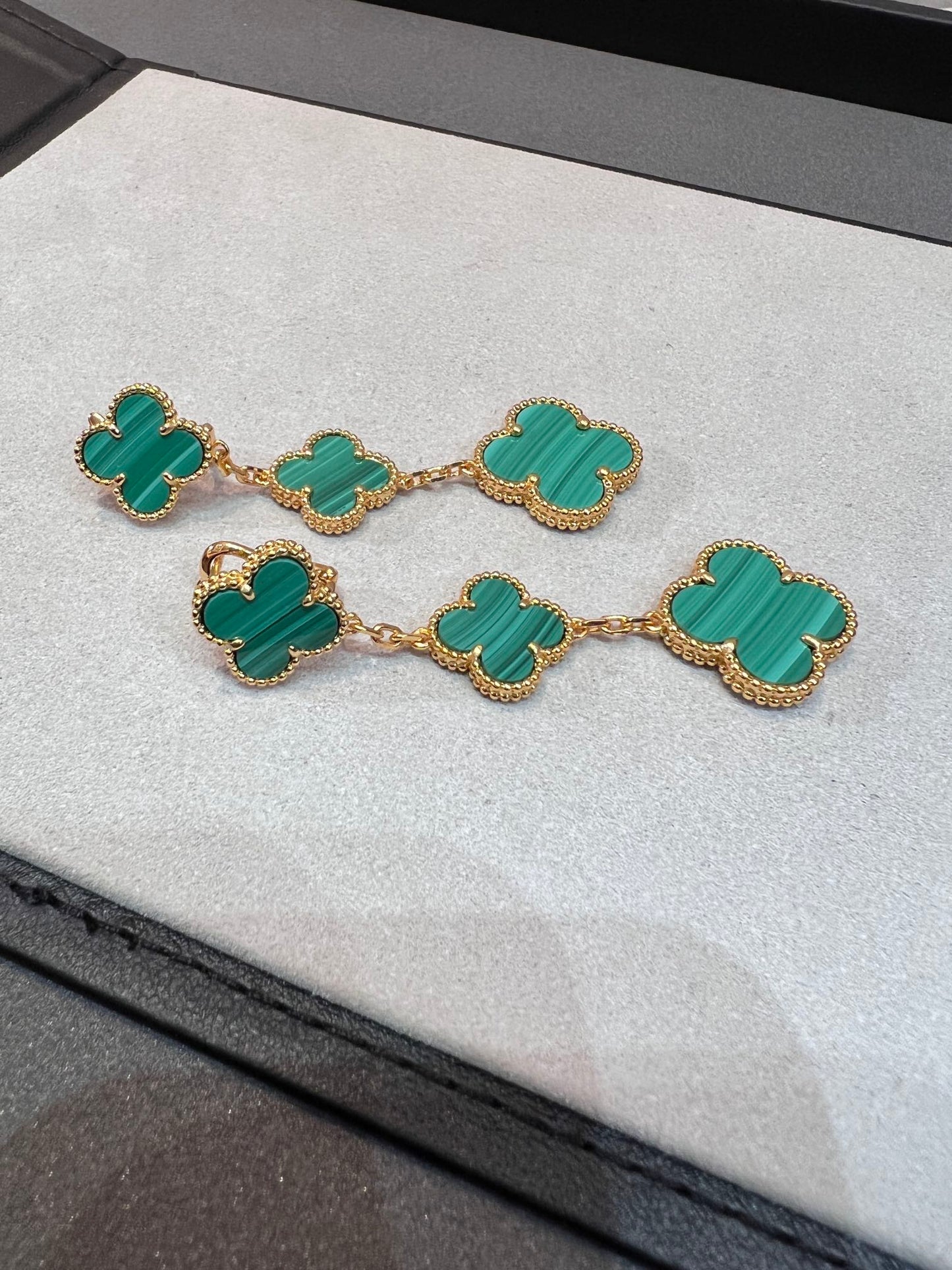 [Luxery]CLOVER MALACHITE 3 MOTIFS GOLD