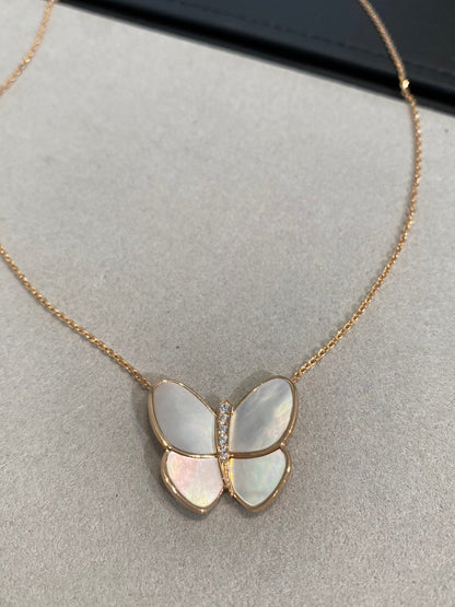 [Luxery]BUTTERFLY GOLD MOP DIAMOND NECKLACE