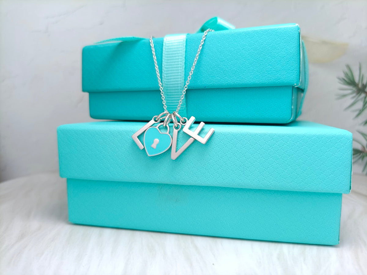 [⭐Luxery Jewels]LOVE TEXT PEDANT NECKLACE