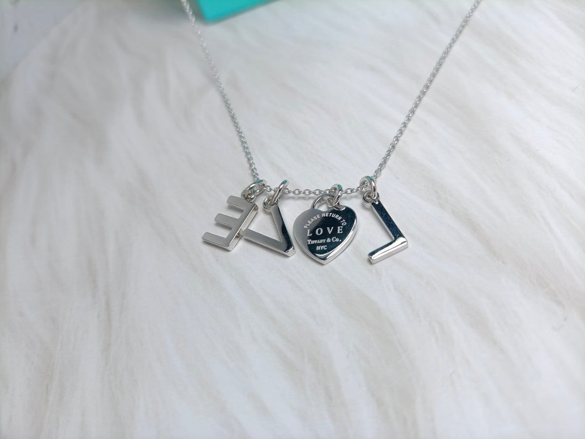 [⭐Luxery Jewels]LOVE TEXT PEDANT NECKLACE