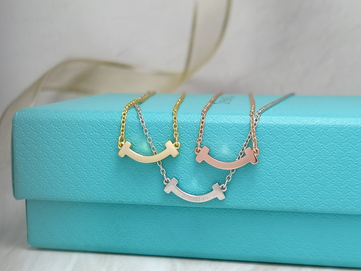 [⭐Luxery Jewels]ミニスマイルペンダントネックレス