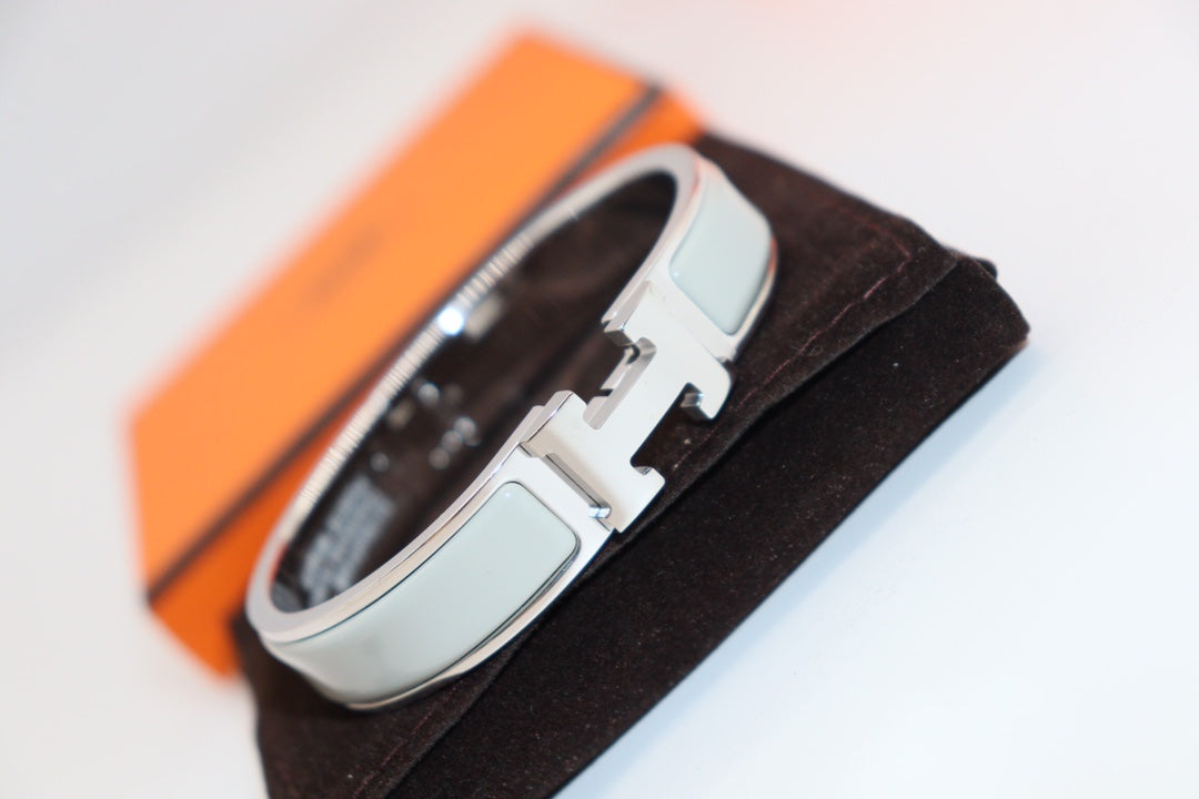 [Luxery]H LIGHT BLUE BRACELET