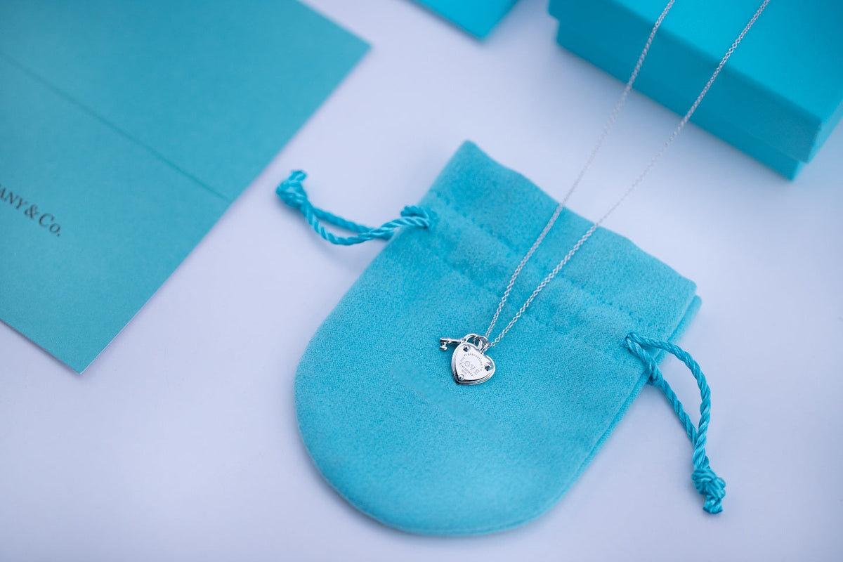 [⭐Luxery Jewels]SCHLÜSSEL- UND HERZ-HALSKETTE AUS SILBER