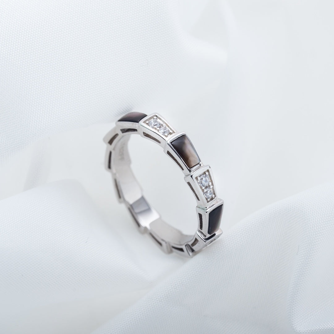 {
  "⭐Luxery": "セルペンティ リング シルバー ダイヤモンド ブラックマザーオブパール 3mm"
}