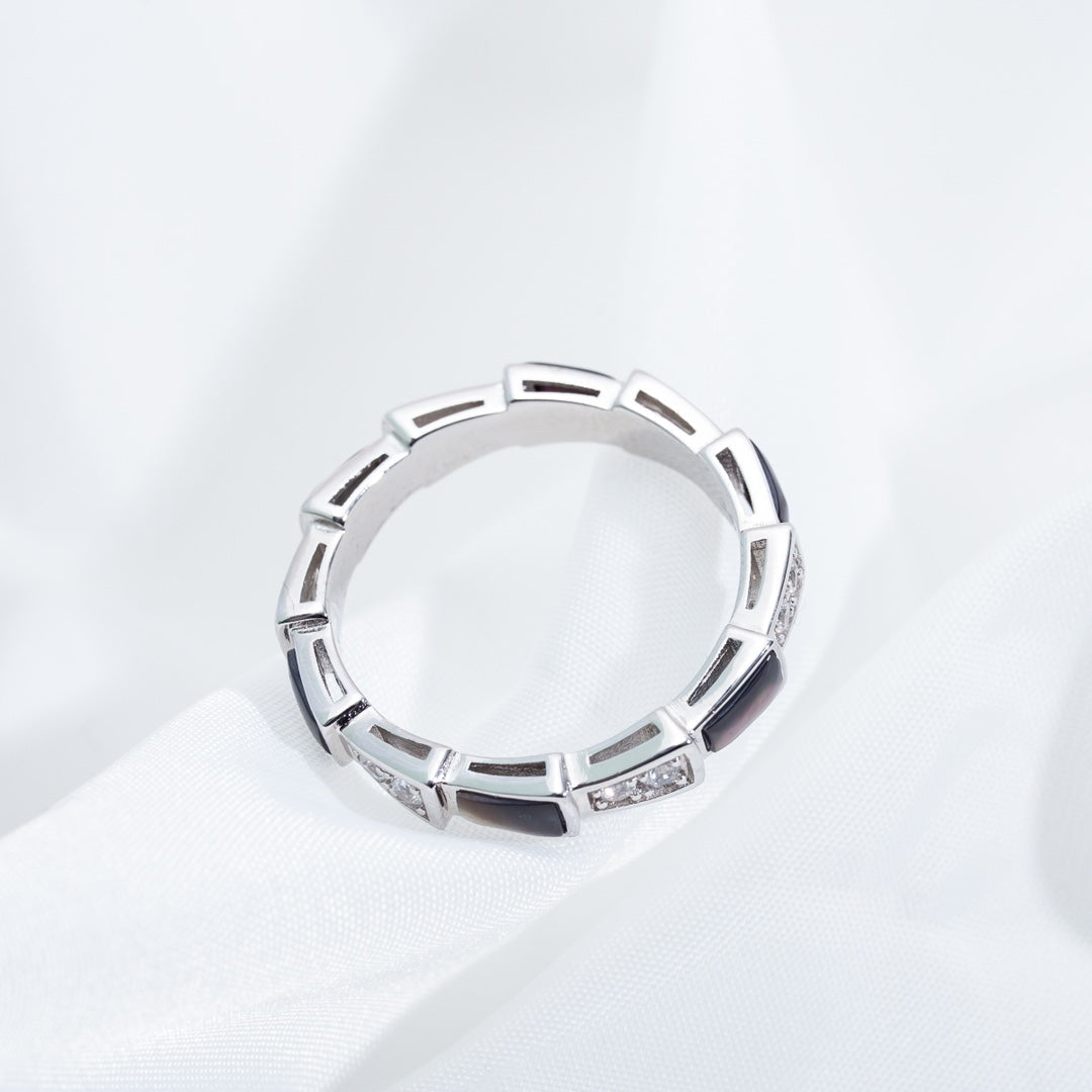 {
  "⭐Luxery": "セルペンティ リング シルバー ダイヤモンド ブラックマザーオブパール 3mm"
}