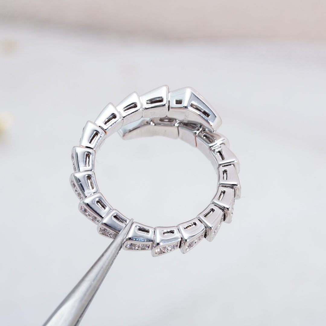 {
  "⭐Luxery": "【⭐ラグジュアリー】セルペンティ リング シルバー ダイヤモンド パヴェ 4mm"
}