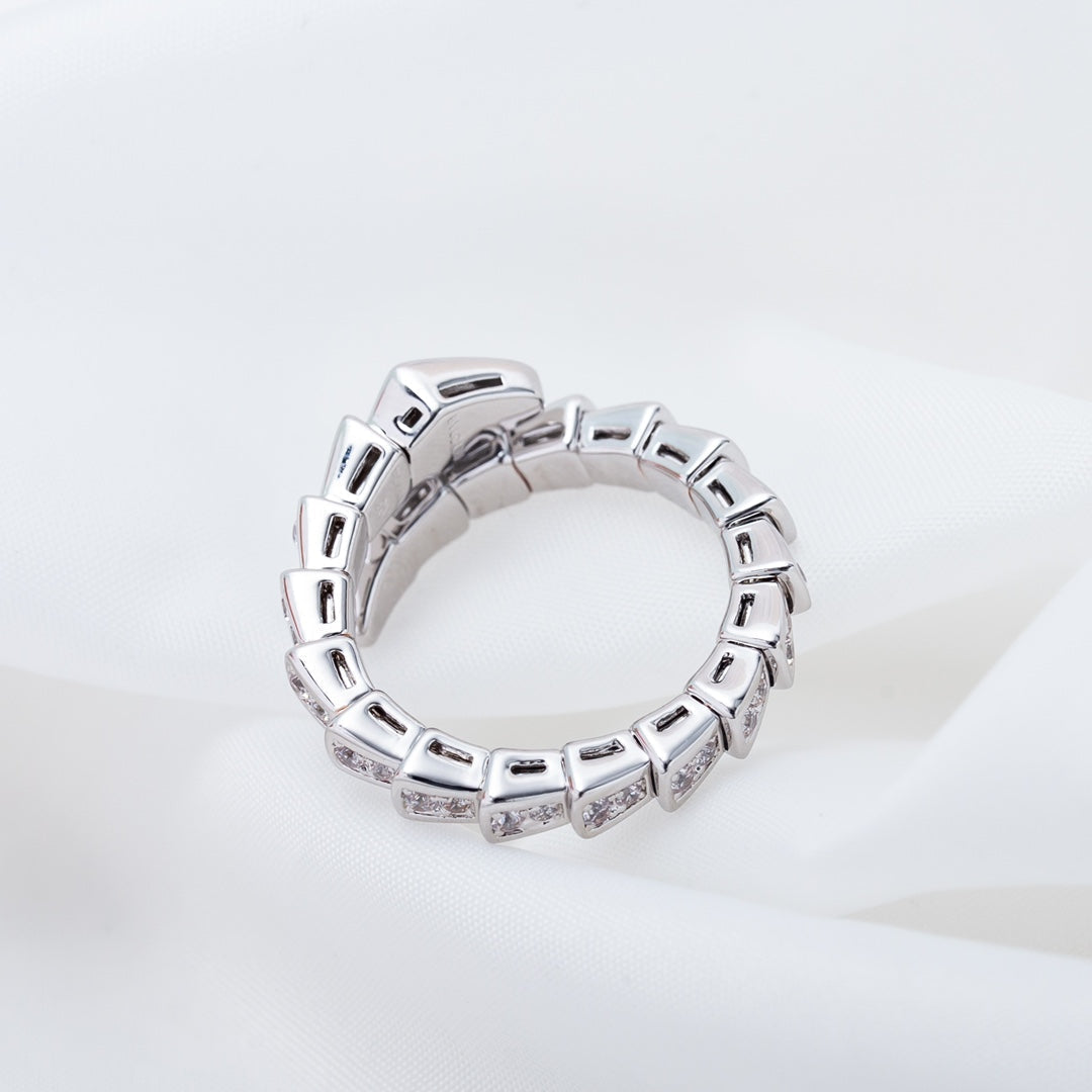 {
  "⭐Luxery": "【⭐ラグジュアリー】セルペンティ リング シルバー ダイヤモンド パヴェ 4mm"
}