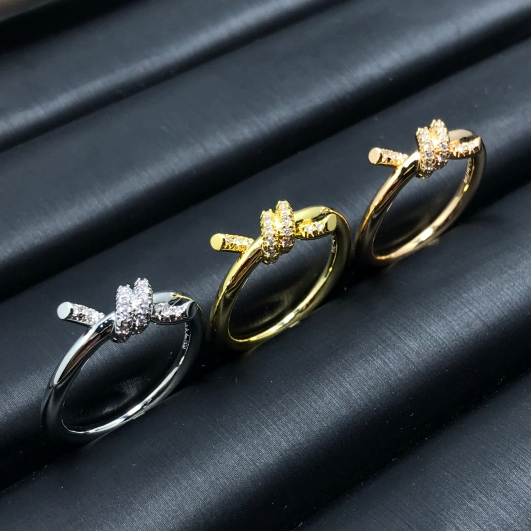 [⭐Luxery Jewels]ノットリング 1.2MM ダイヤモンド
