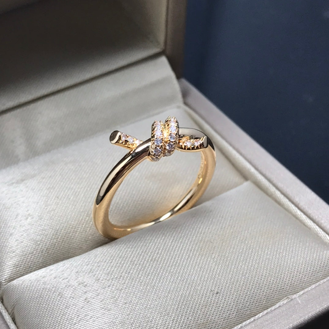 [⭐Luxery Jewels]ノットリング 1.2MM ダイヤモンド