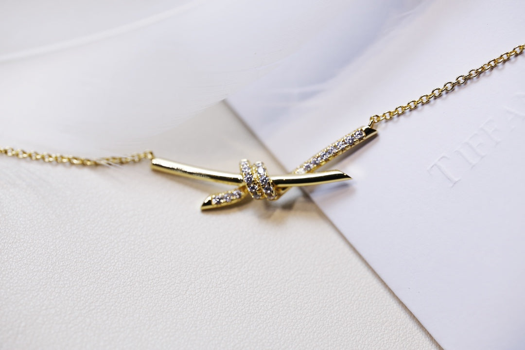 [⭐Luxery Jewels]KNOT NECKLACE GOLD DIAMONDS