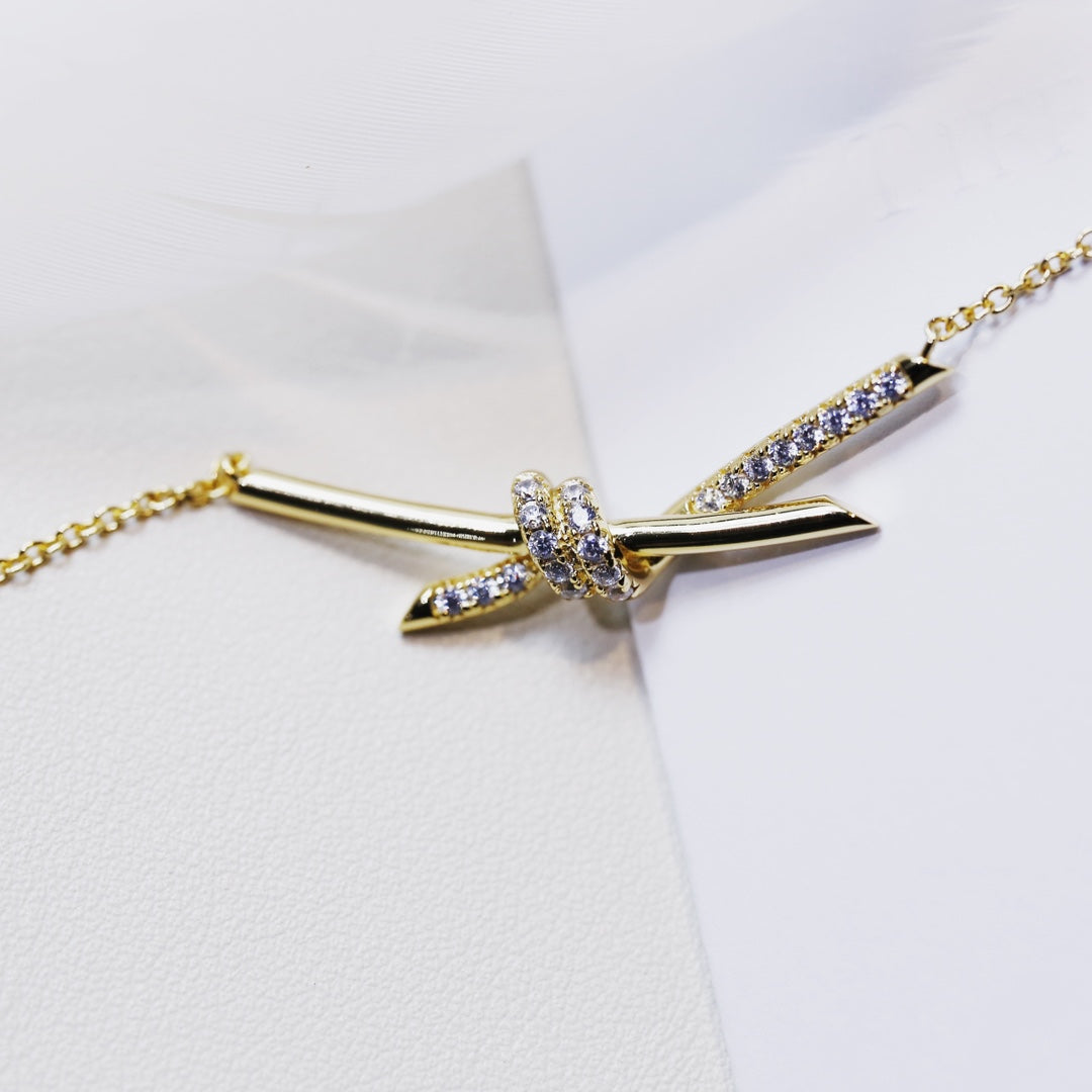 [⭐Luxery Jewels]KNOT NECKLACE GOLD DIAMONDS