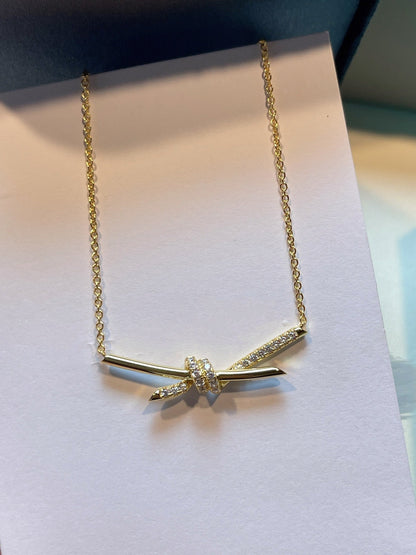 [⭐Luxery Jewels]KNOT NECKLACE GOLD DIAMONDS