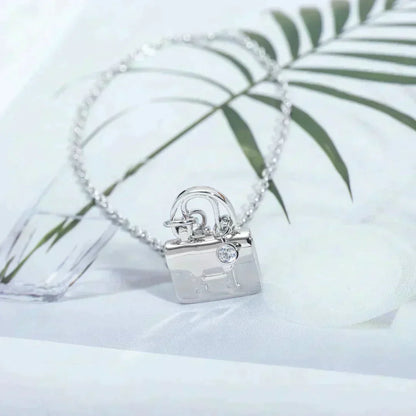 [Luxery]AMULETTE PEDANT SILVER NECKLACE
