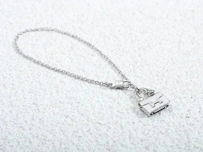 [Luxery]AMULETTE PEDANT SILVER NECKLACE
