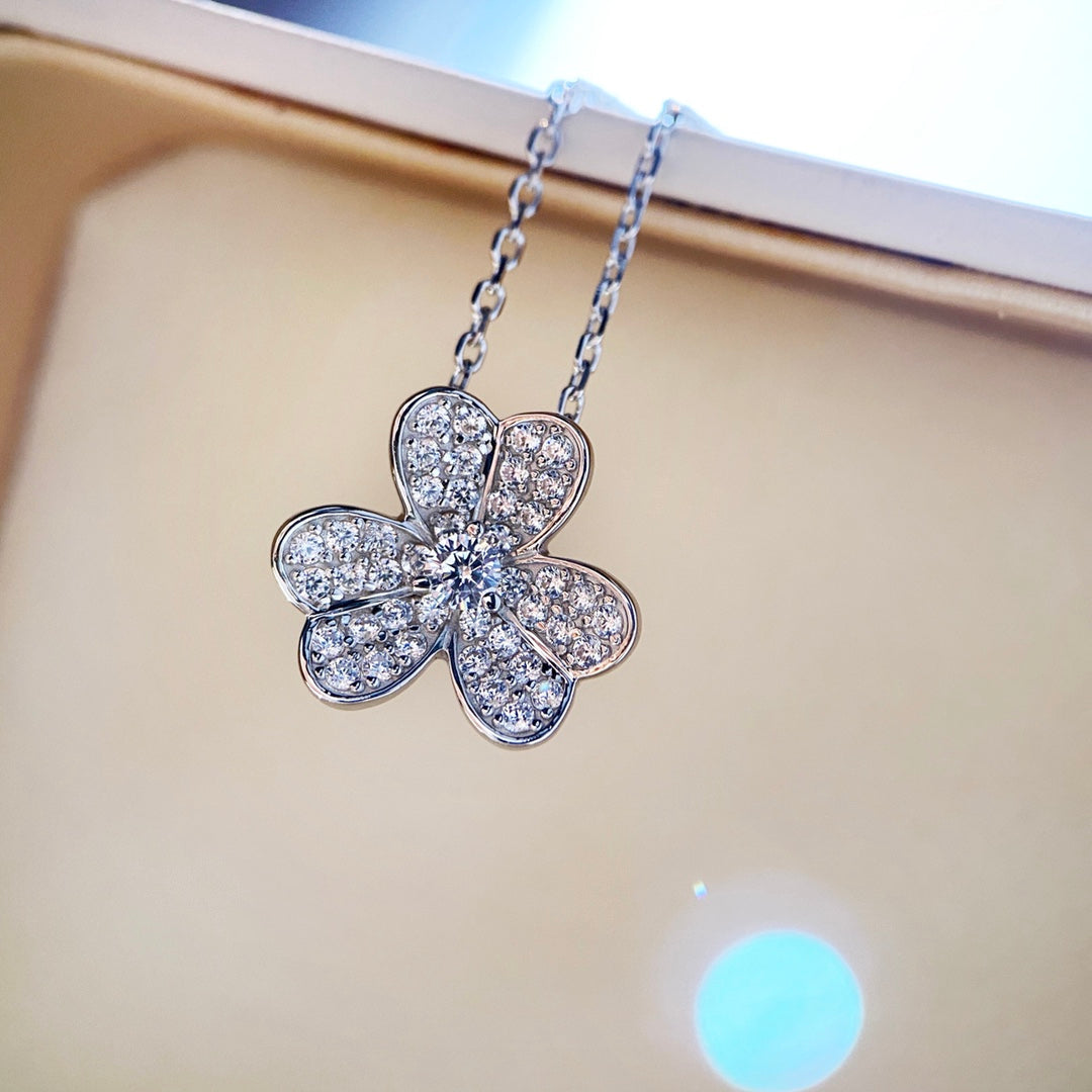 [Luxery]CLOVER DIAMOND NECKLACE SILVER