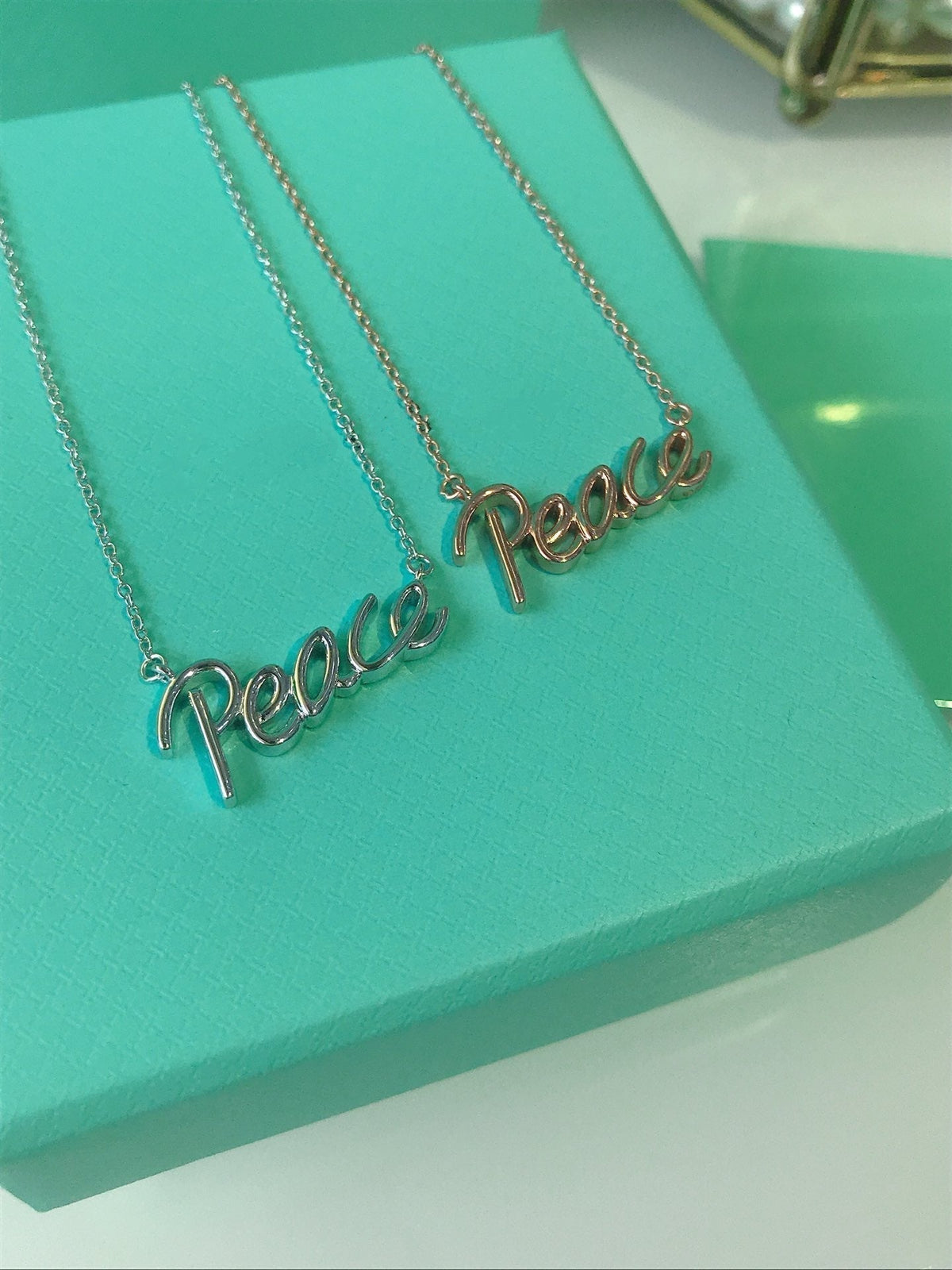 [⭐Luxery Jewels]PEACE TEXT PEDANT NECKLACE