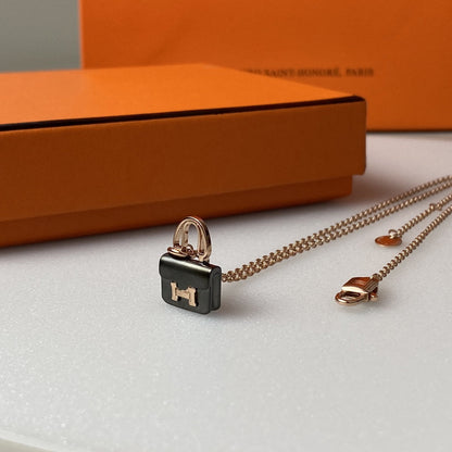 [Luxery]CONSTANCE BLACK PEDANT PINK GOLD NECKLACE
