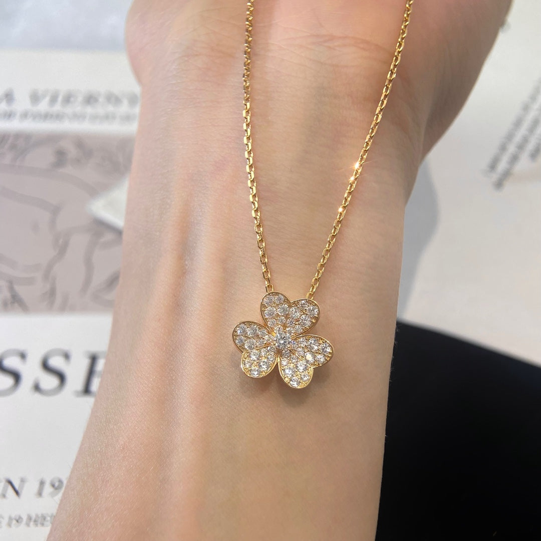 [Luxery]FLOWER DIAMOND NECKLACE
