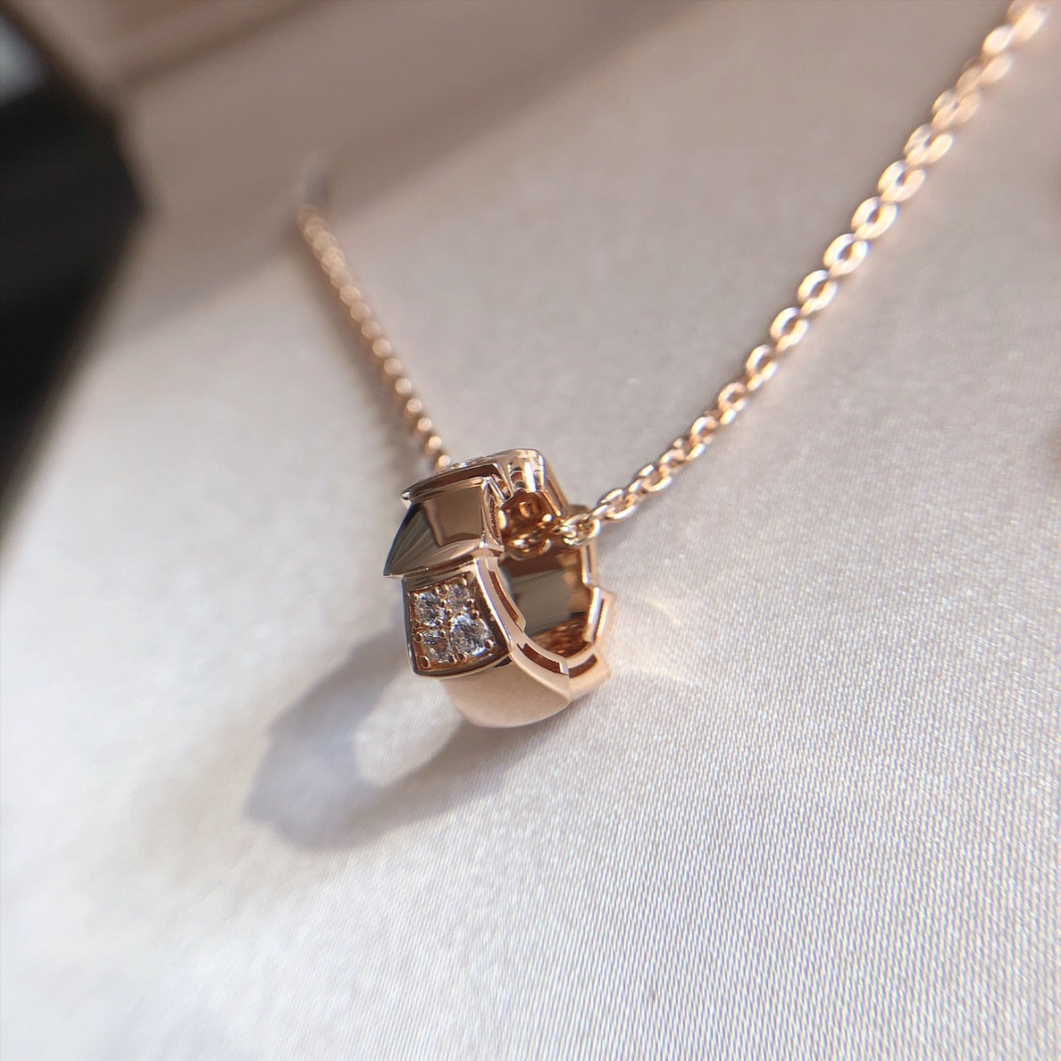 [⭐Luxery]SERPENTI ANHÄNGER DIAMANT ROSÉGOLD HALSKETTE