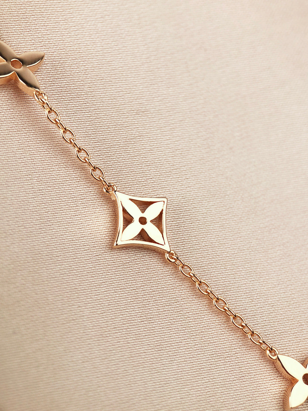 [Luxery]STAR AND SUN 7 MOTIFS GOLD BRACELET