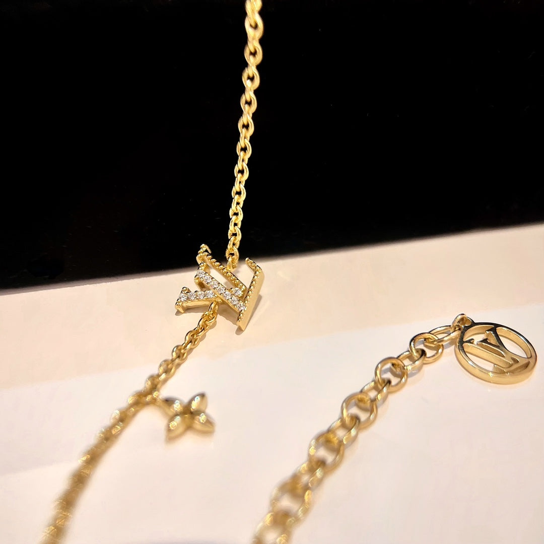 [Luxery]LOGO STAR MOTIF GOLD BRACELET