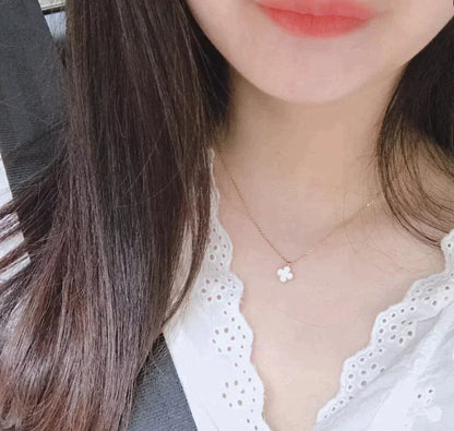 [Luxery]CLOVER MINI 9.5MM WHITE MOTHER-OF-PEARL NECKLACE