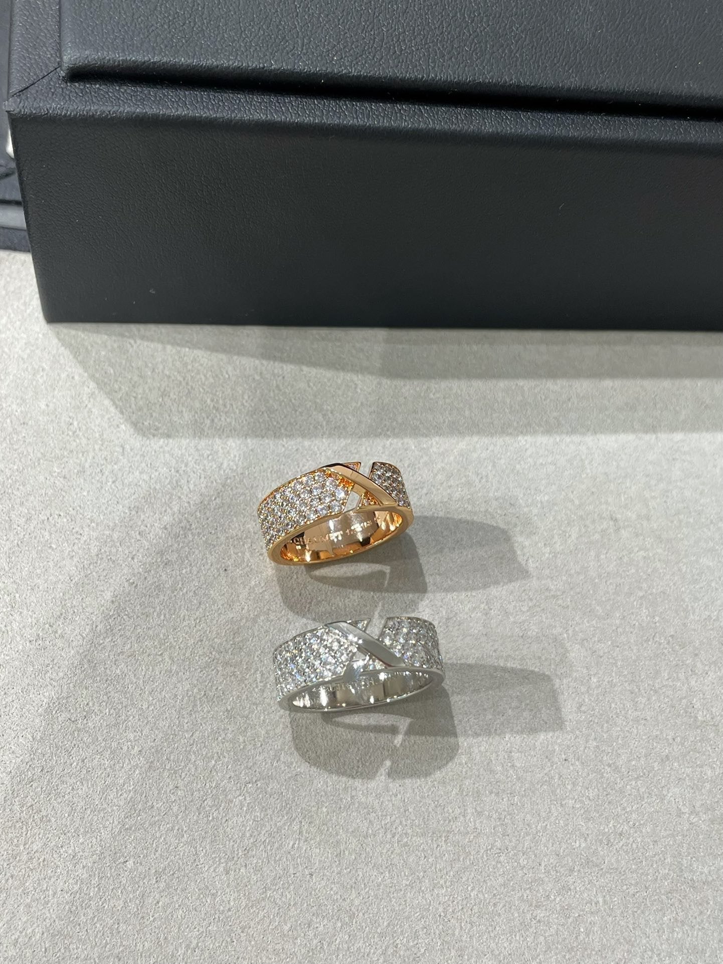 [Luxery]LIENS EVIDENCE  DIAMOND PAVED RING