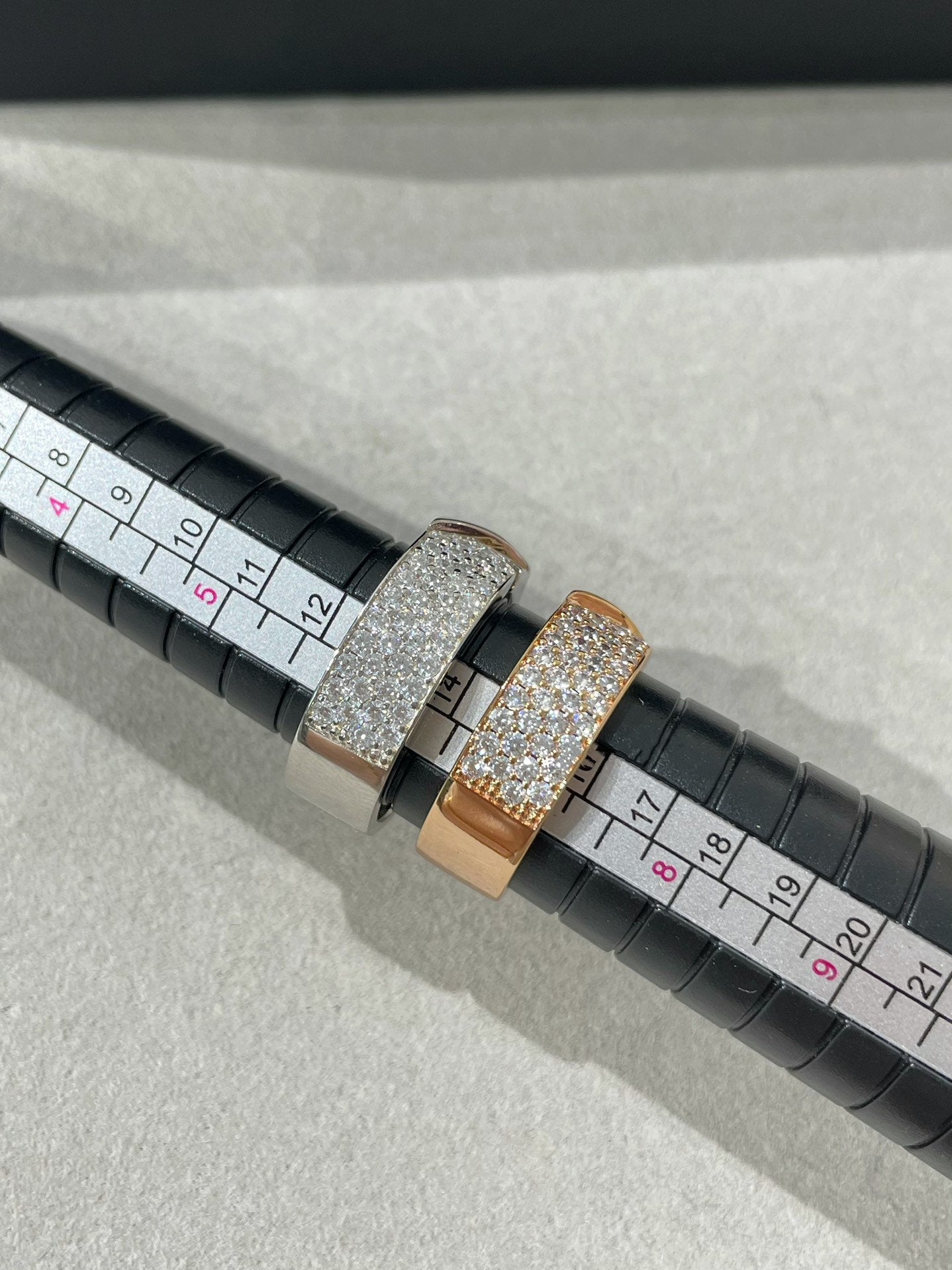 [Luxery]LIENS EVIDENCE  DIAMOND PAVED RING