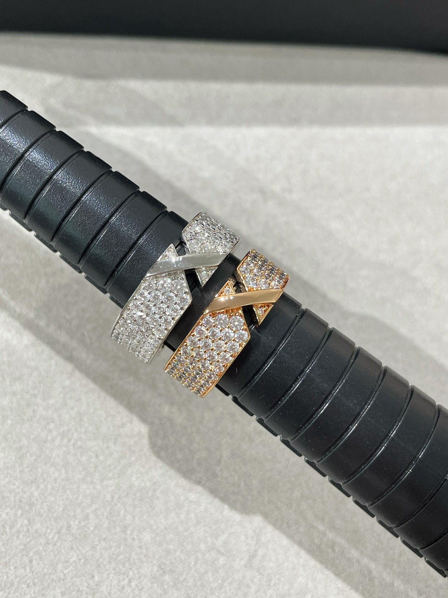 [Luxery]LIENS EVIDENCE  DIAMOND PAVED RING