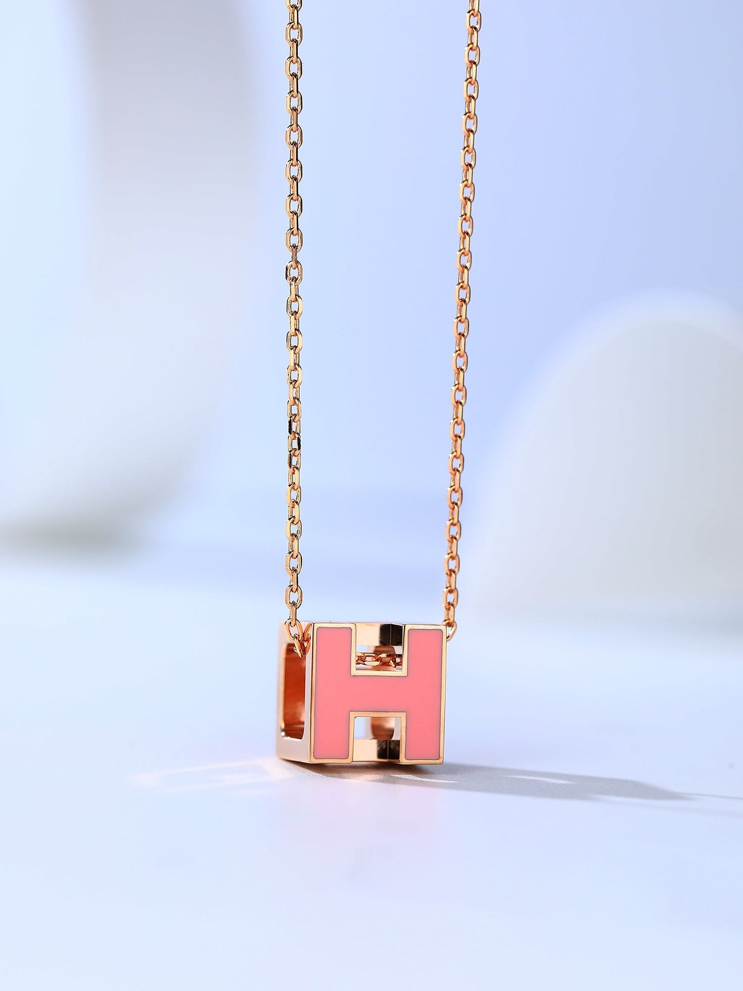 [Luxery]H CAGE PINK GOLD NECKLACE