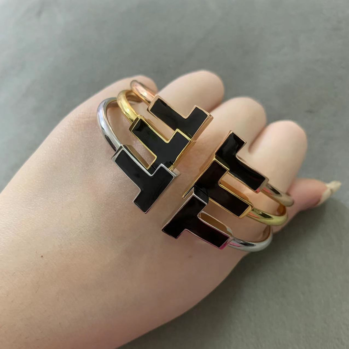 [⭐Luxery Jewels]T WIDE ONYX OPEN BRACELET