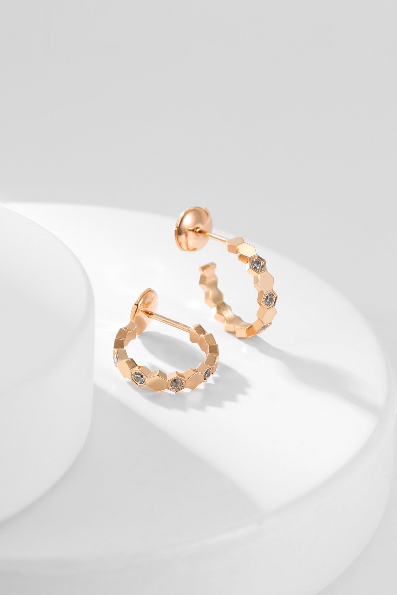 [Luxery]BEE LOVE DIAMOND HOOP EARRINGS