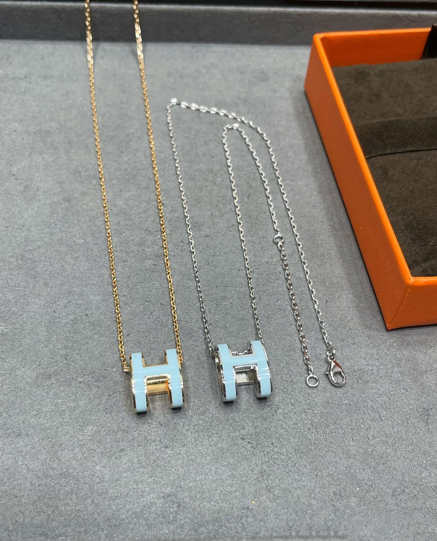 [Luxery]POP H SKY BLUE NECKLACE