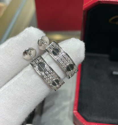 [Luxery]LOVE CERAMIC DIAMOND PAVED SILVER EARRINGS
