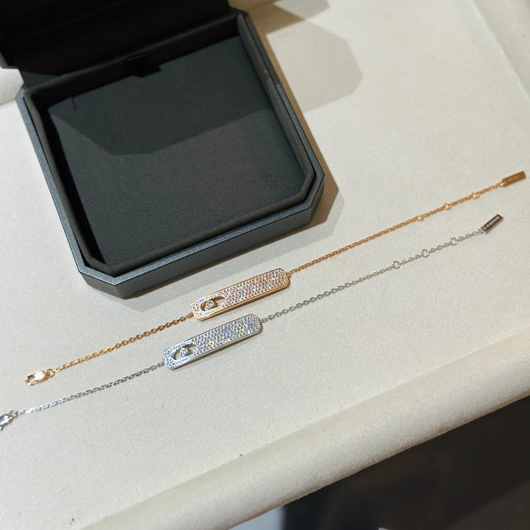 {
  "⭐Luxery": "MOVE CLASSIQUE ダイヤモンドパヴェブレスレット"
}