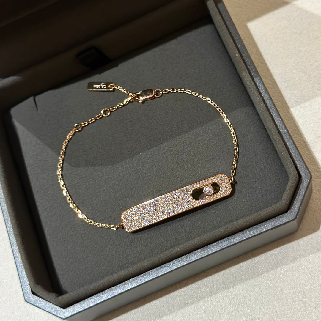{
  "⭐Luxery": "MOVE CLASSIQUE ダイヤモンドパヴェブレスレット"
}
