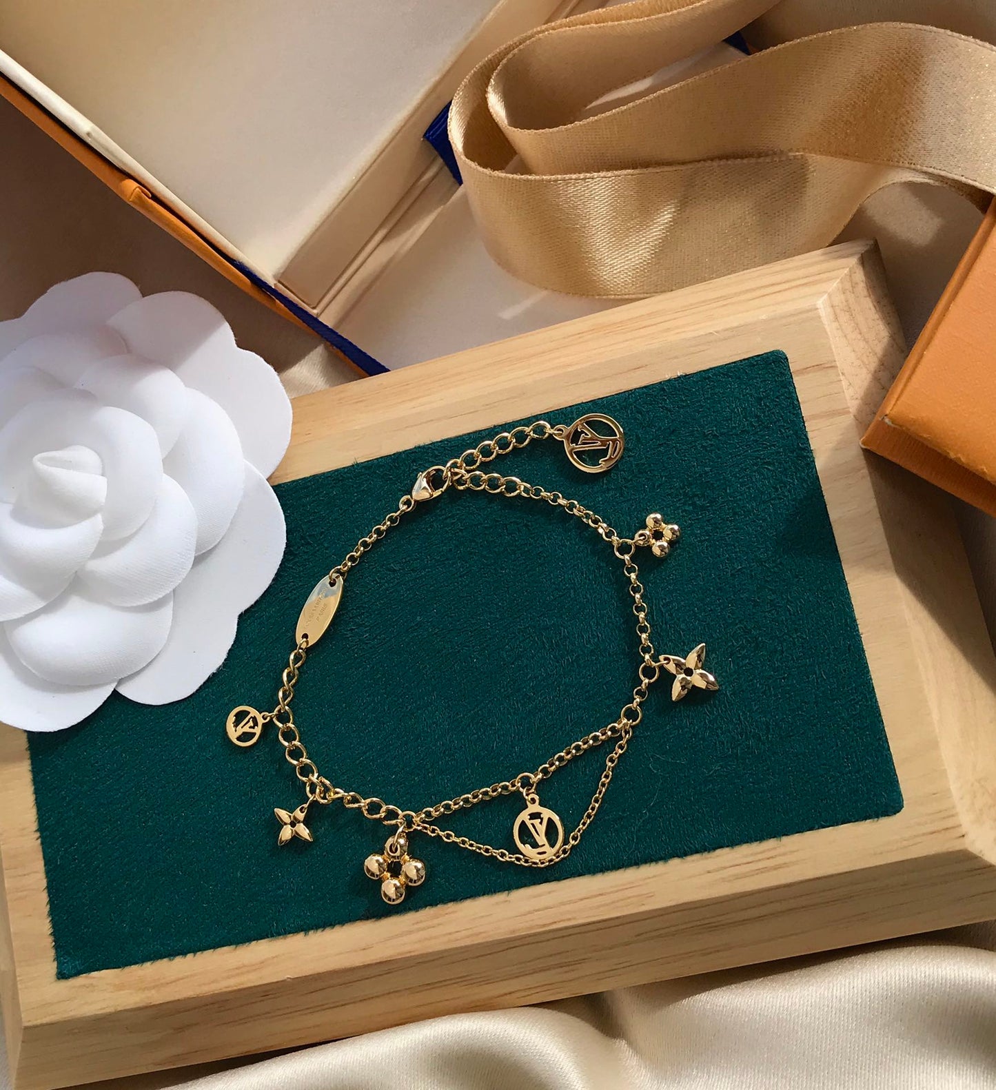 [Luxery]BLOOMING PINK GOLD MOP BRACELET