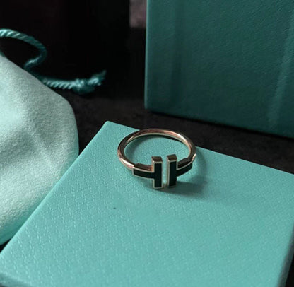 [⭐Luxery Jewels]T SMALL ONYX PINK GOLD RING