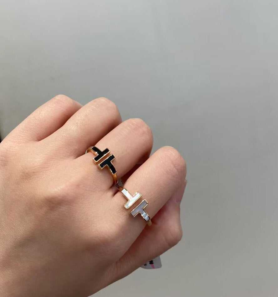 [⭐Luxery Jewels]T SMALL ONYX PINK GOLD RING