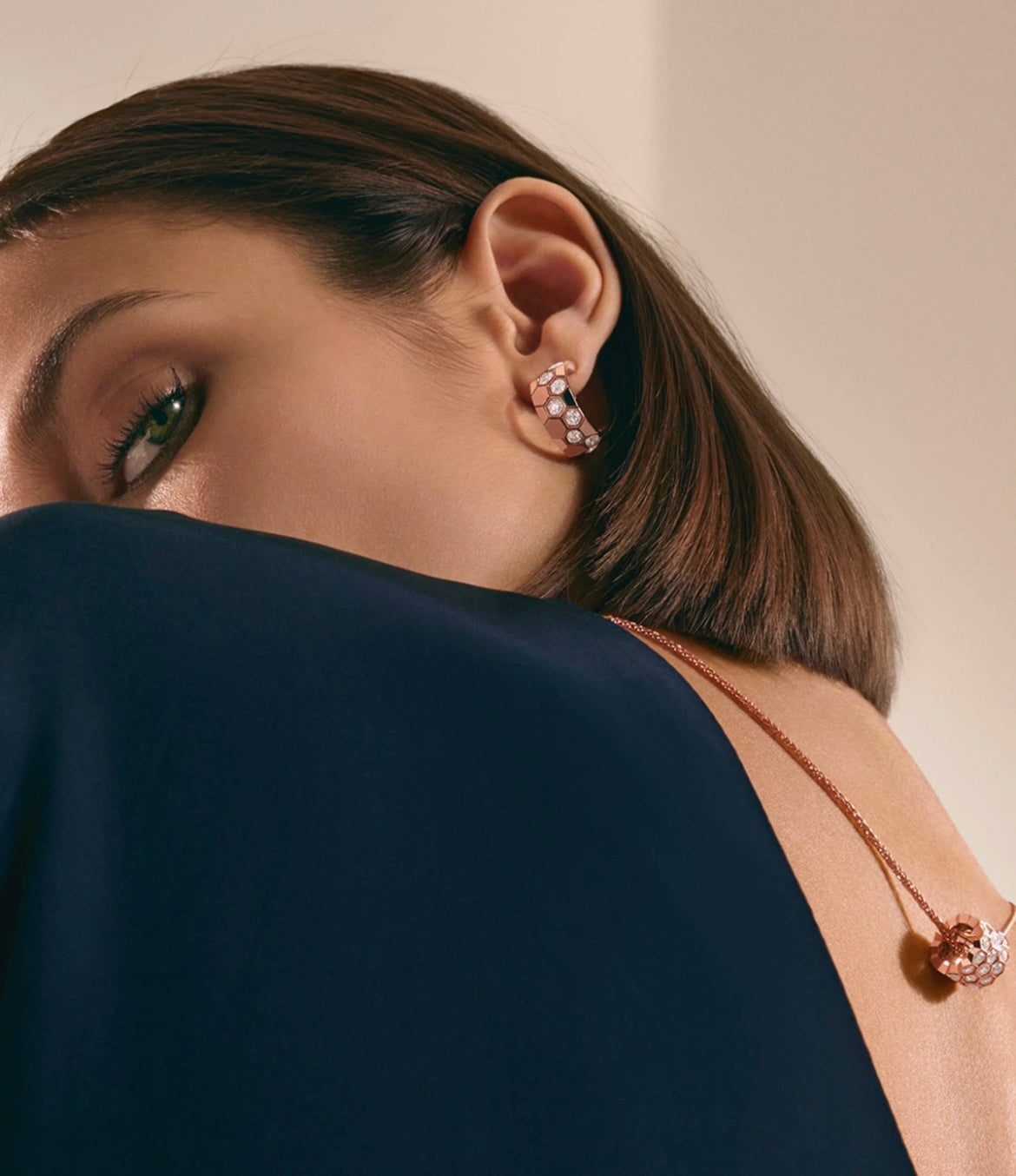 [Luxery]BEE LOVE DIAMOND HOOP EARRINGS