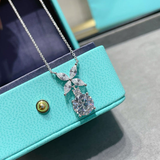 [⭐Luxery Jewels]VICTORIA PENDANT SILVER DIAMOND NECKLACE