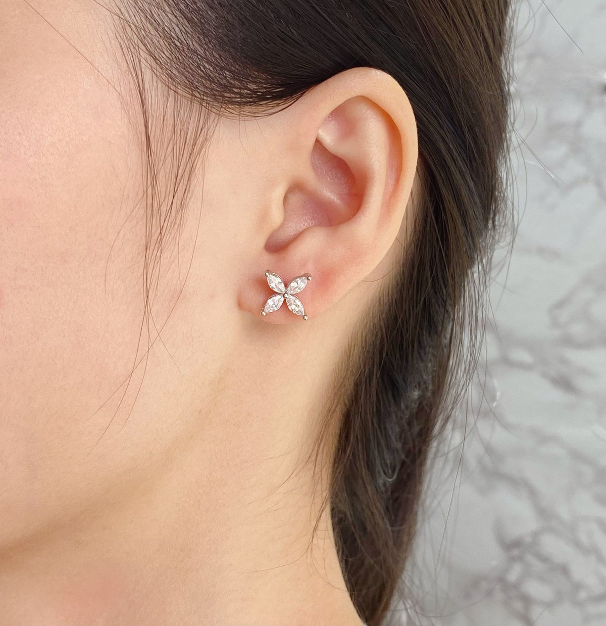 [⭐Luxery Jewels]VICTORIA SILVER DIAMOND STUD MINI EARRINGS