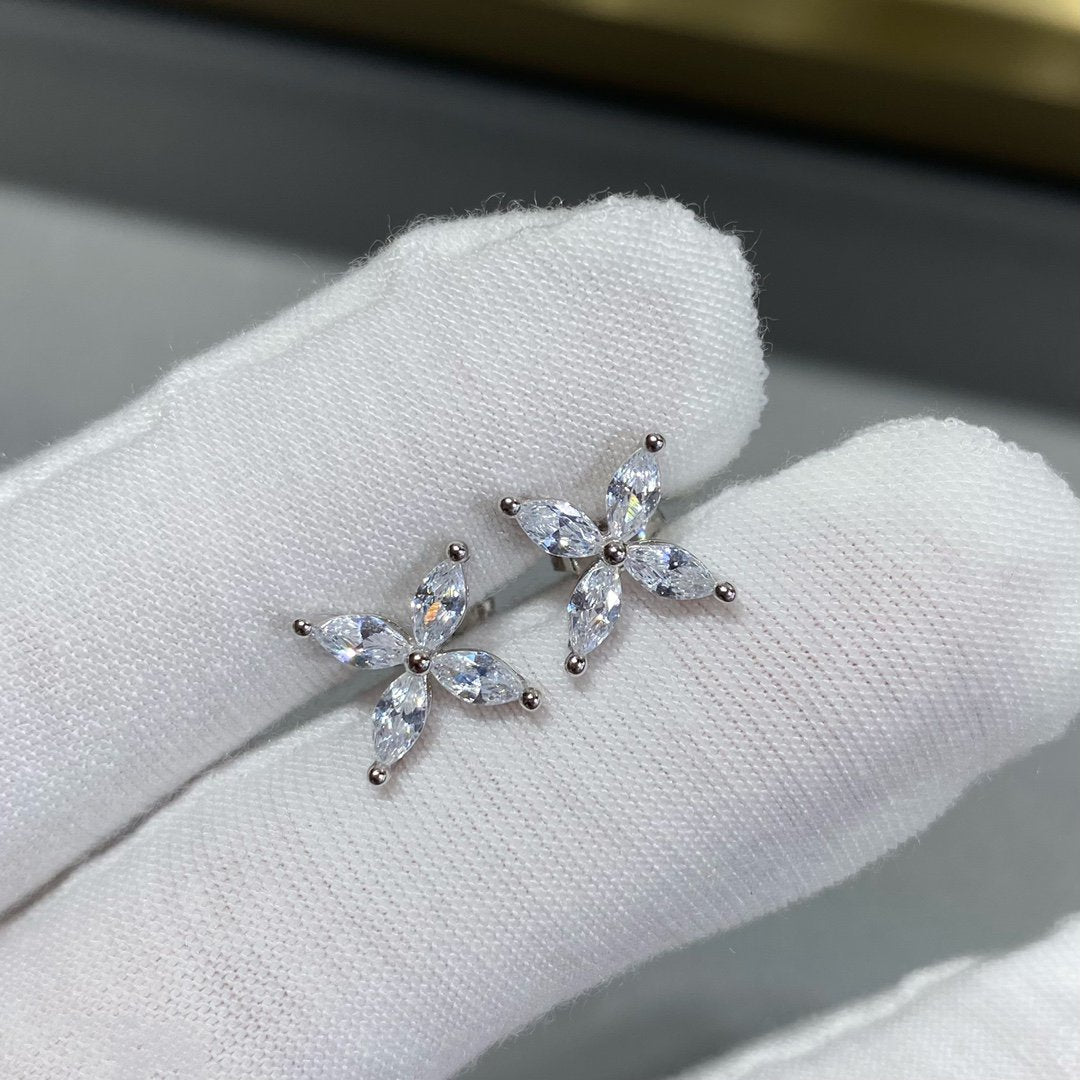 [⭐Luxery Jewels]VICTORIA SILVER DIAMOND STUD MINI EARRINGS
