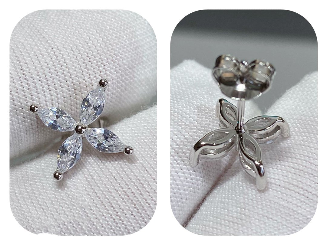 [⭐Luxery Jewels]VICTORIA SILVER DIAMOND STUD MINI EARRINGS
