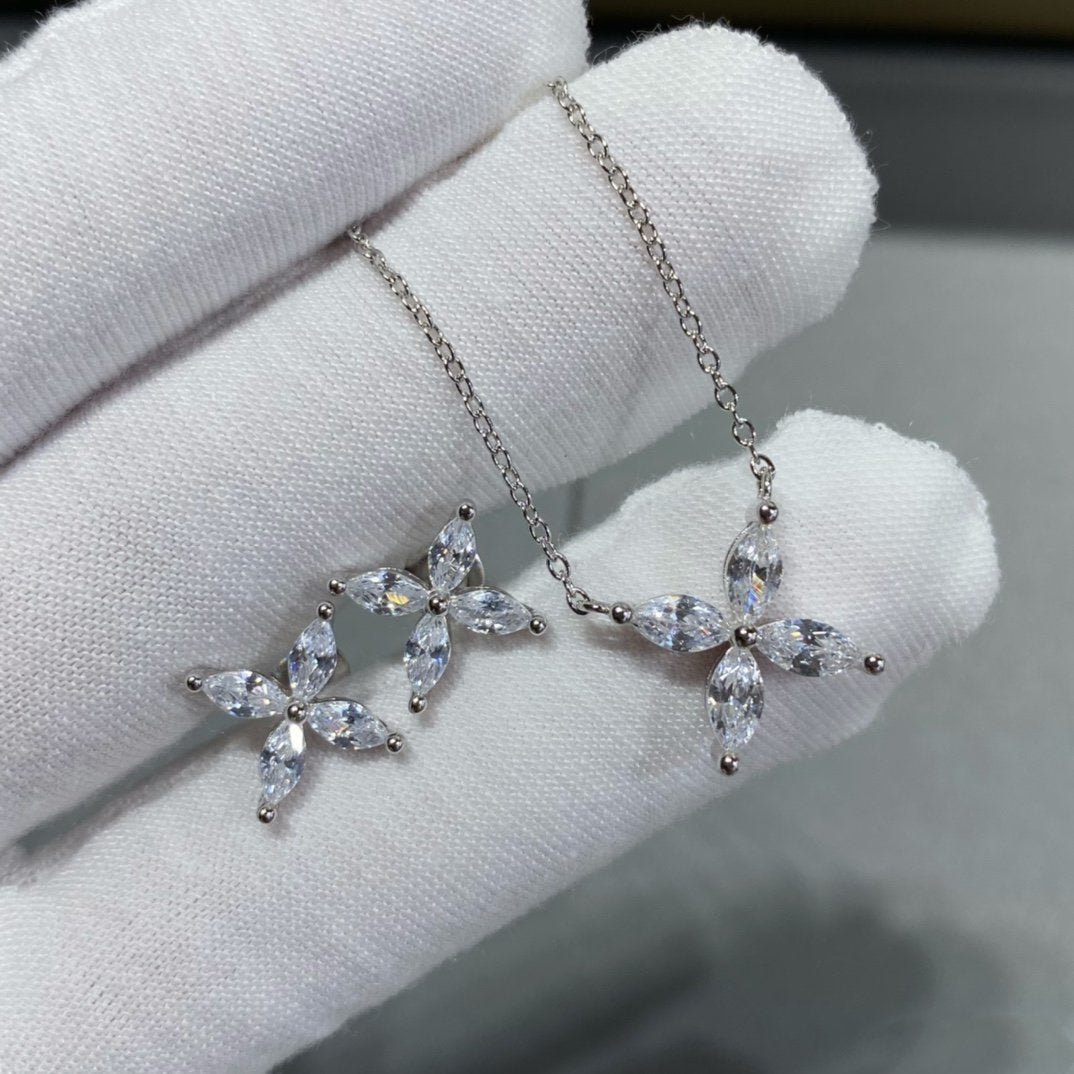 [⭐Luxery Jewels]VICTORIA SILVER DIAMOND STUD MINI EARRINGS