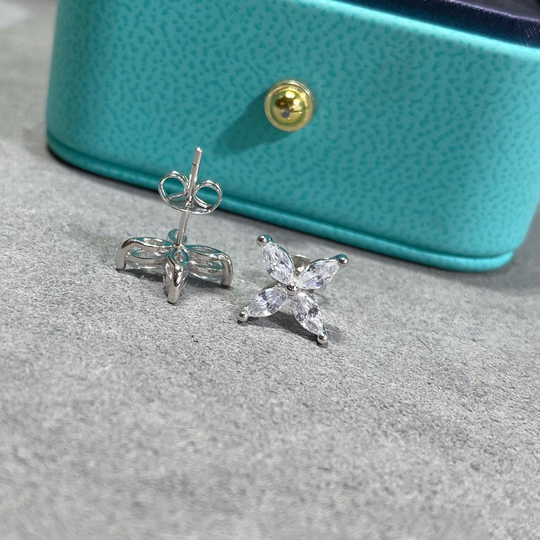 [⭐Luxery Jewels]VICTORIA SILVER DIAMOND STUD MINI EARRINGS