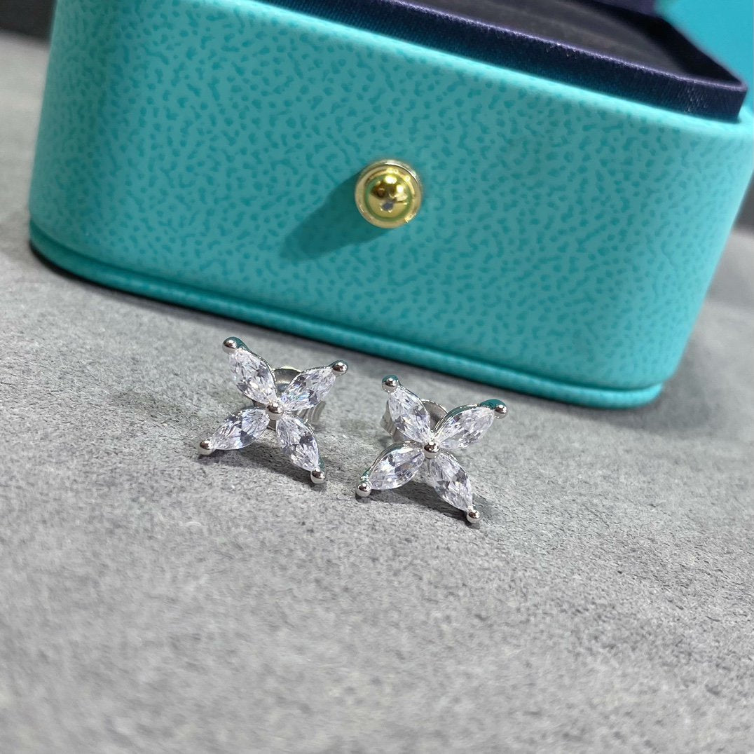 [⭐Luxery Jewels]VICTORIA SILVER DIAMOND STUD MINI EARRINGS